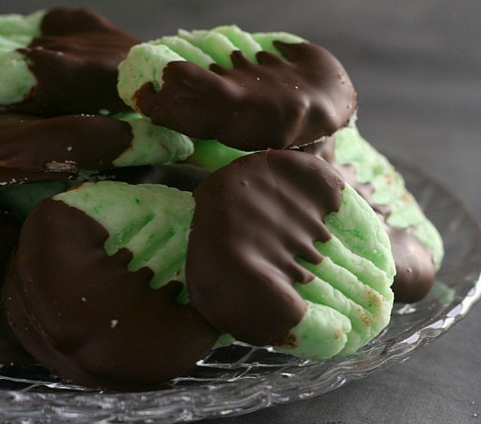 Chocolate Dipped Cream Cheese Mints