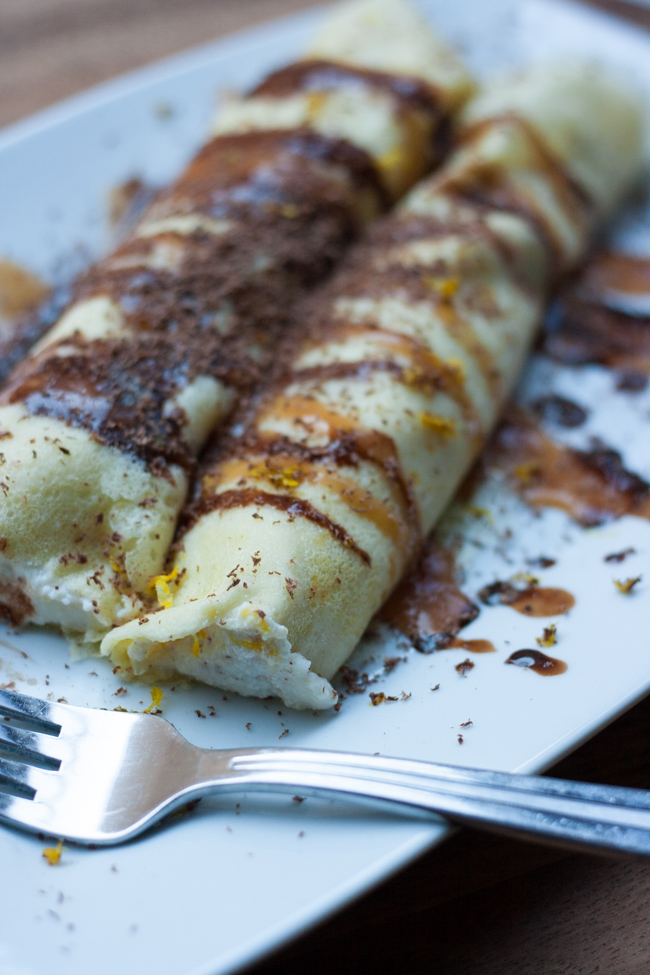 Crepes filled with cannoli cream are the great for breakfast or dessert!