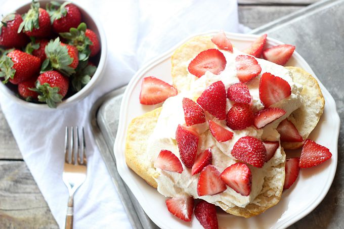 simple and quick strawberry shortcake dessert