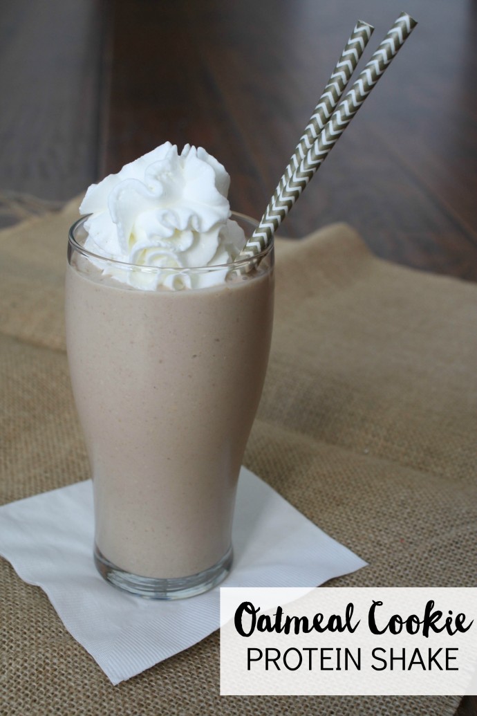 Hungry? This healthy Oatmeal Cookie Protein Shake is a filling snack!