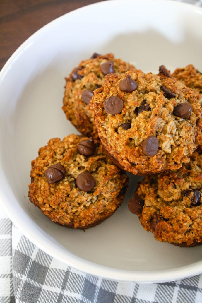 A healthy and hearty breakfast idea! Banana Oatmeal Chocolate Chip Muffins are a delicious way to start your day. Perfect for a grab-and-go breakfast!