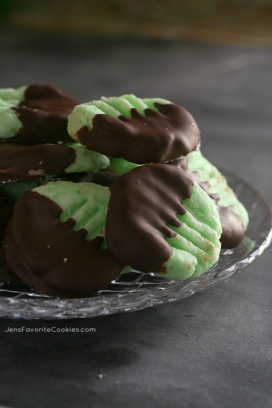 dipped-cream-cheese-mints-6
