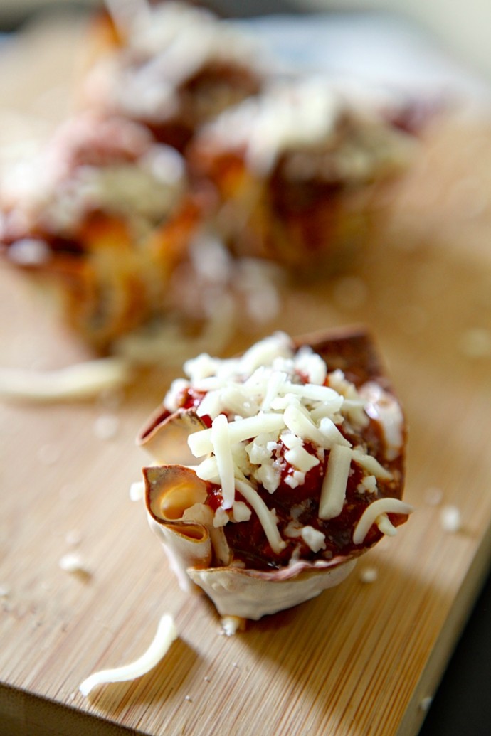 Lasagna Wonton Bites