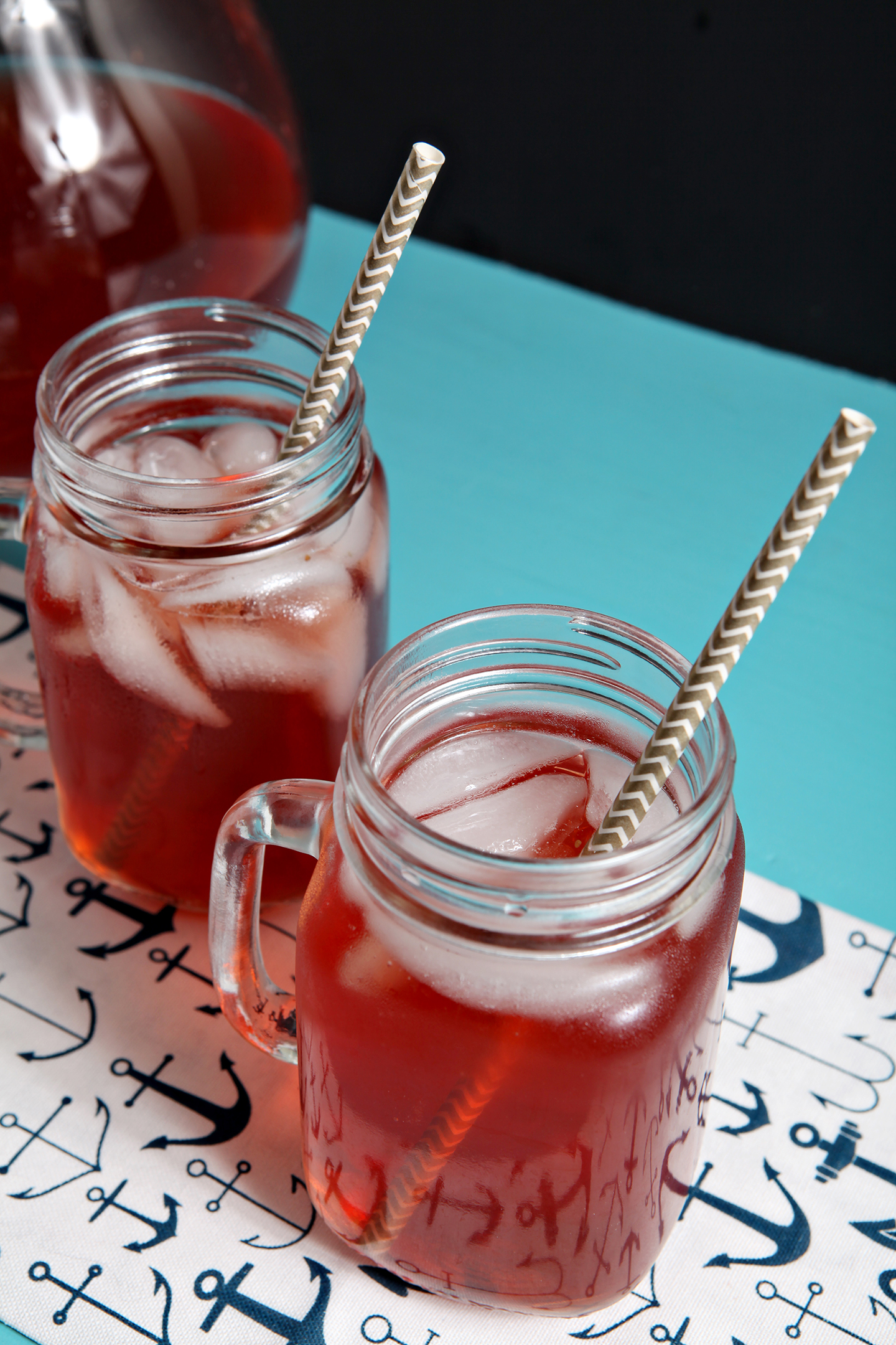 Strawberry Sweet Tea | Stay cool during the dog days of summer with this refreshing Strawberry Sweet Tea! Singing of strawberries and summertime sweetness, this tea is perfect to sip during a warm afternoon.
