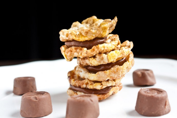 5 Minute Rolo Stuffed Rice Cakes - salty sweet and oh so addicting! You need to make these now! 