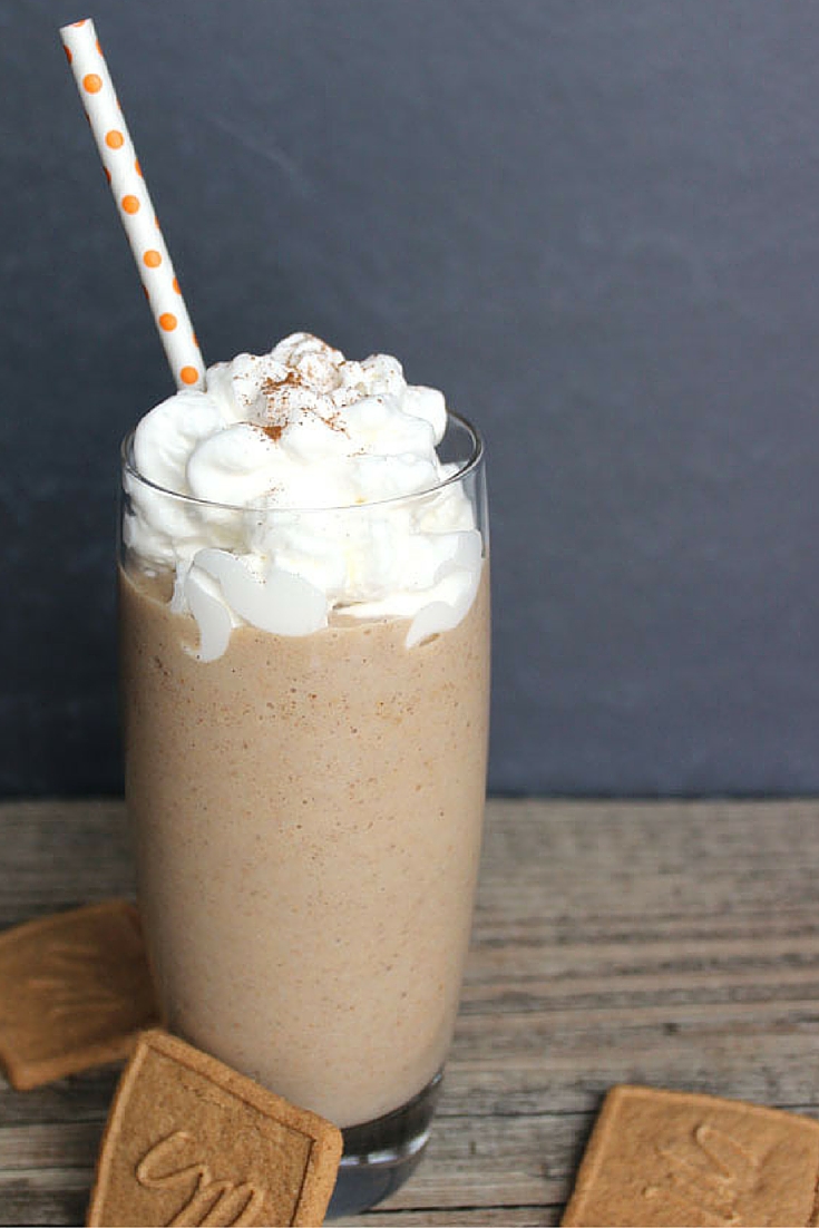 It's like a pie in a glass! I love this banana cream pie smoothie!! #glutenfree #smoothie #breakfast